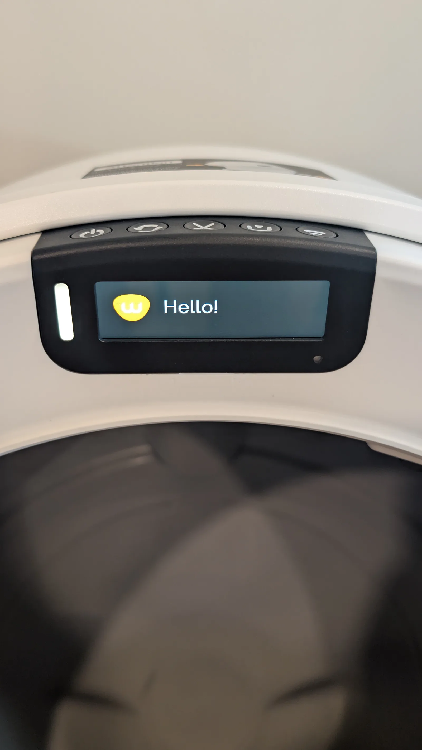 Litter-Robot 5 Pro status display greeting with Hello during setup