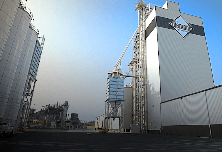 Photo of Diamond Pet Foods manufacturing facility